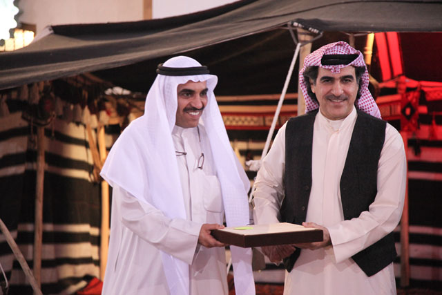تكريم أيمن العثمان من قبل المهندس عدنان العثمان
