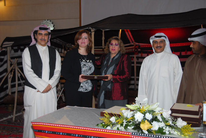 تكريم إيمان أسعد من قبل المهندس عدنان العثمان