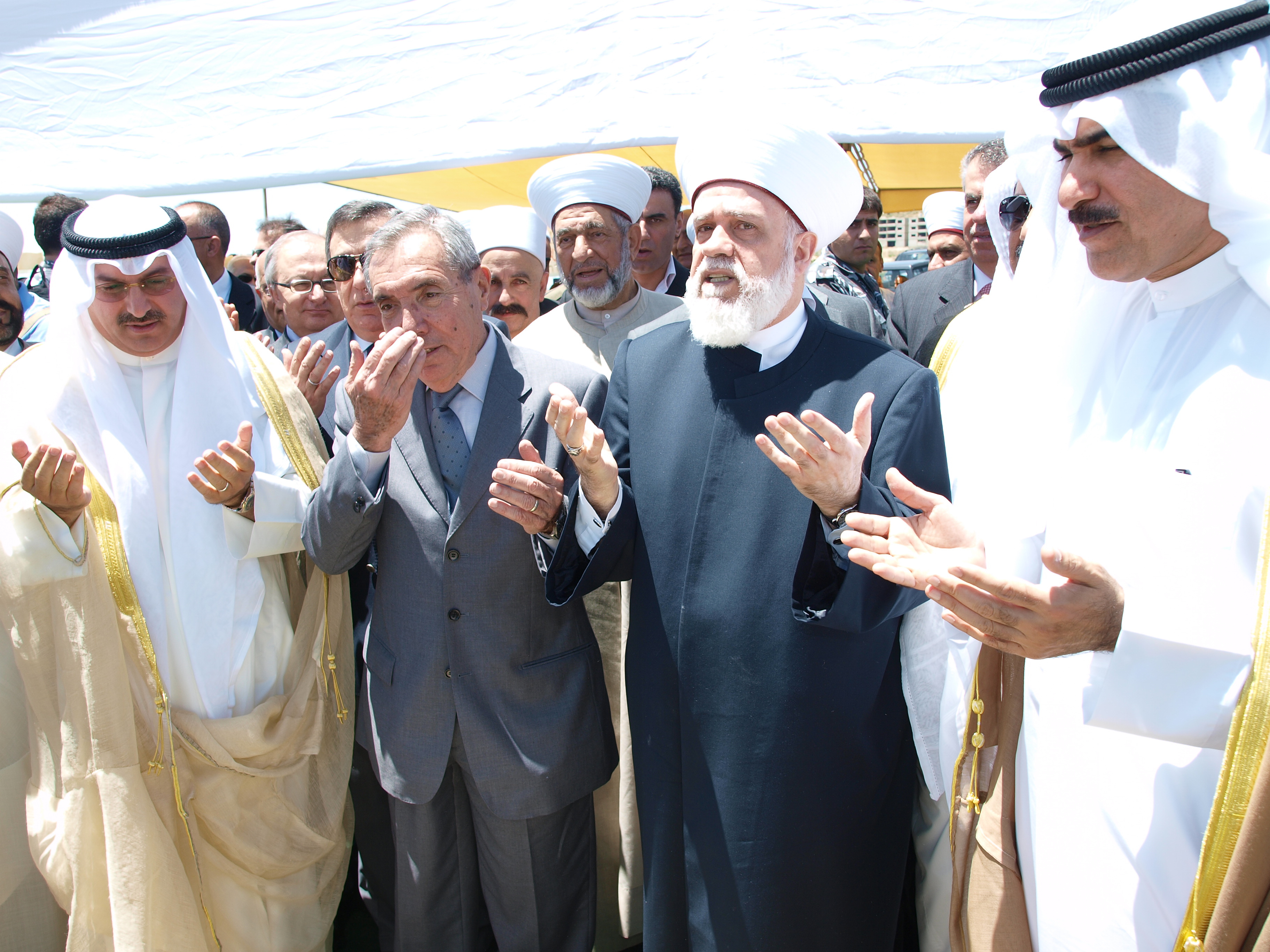 وضع حجر الأساس لجامع العثمان في شانيه لبنان